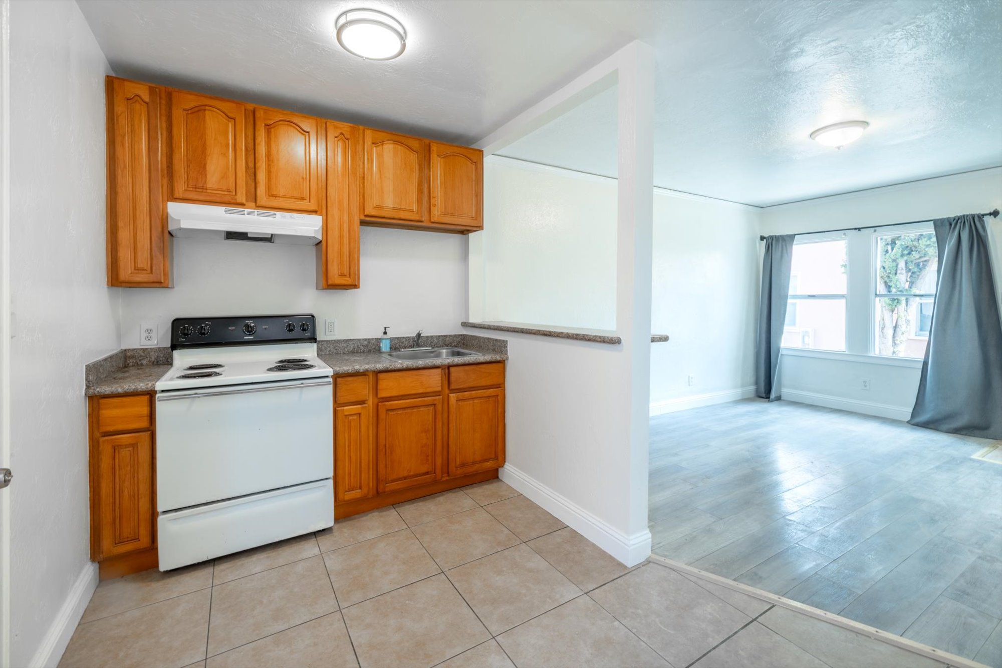 6114 Foothill Boulevard - B
